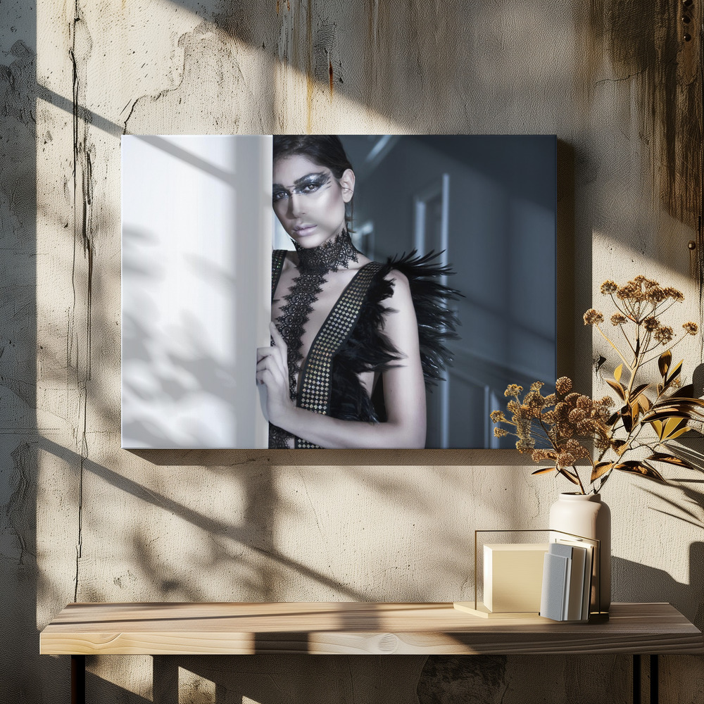 Lienzo - Dark Beauty sobre la mesa del comedor