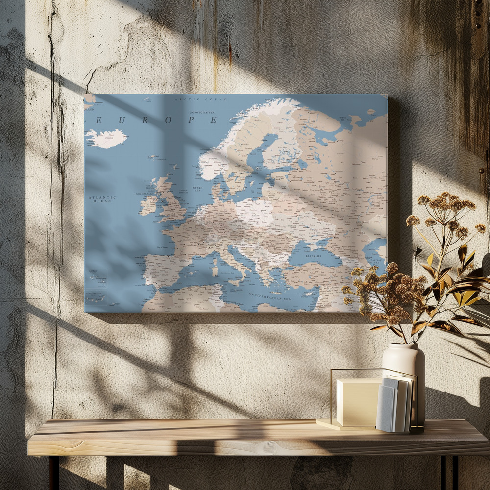 Stampe su tela - Amias detailed map of Europe sopra il tavolo da pranzo