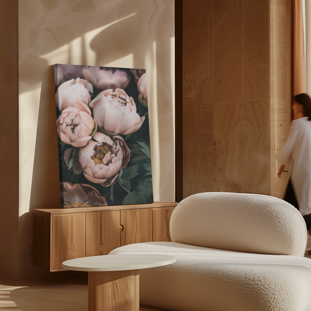 Stampe su tela - Coral Peonies sopra il mobile