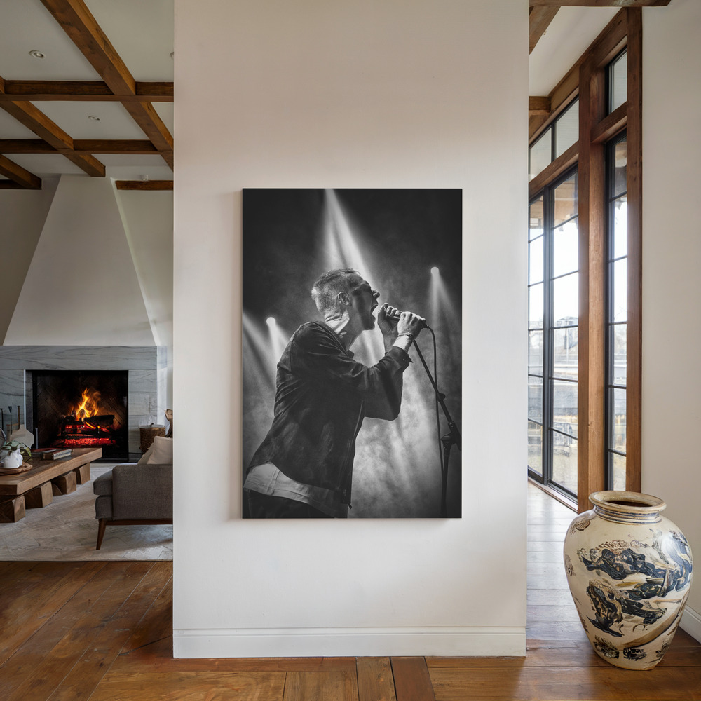 Canvas print - Shout in the light by the fireplace