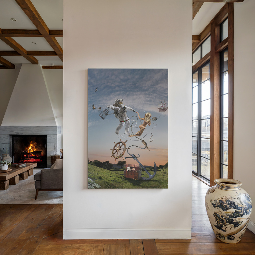 Lienzo - So Far Out junto a la chimenea