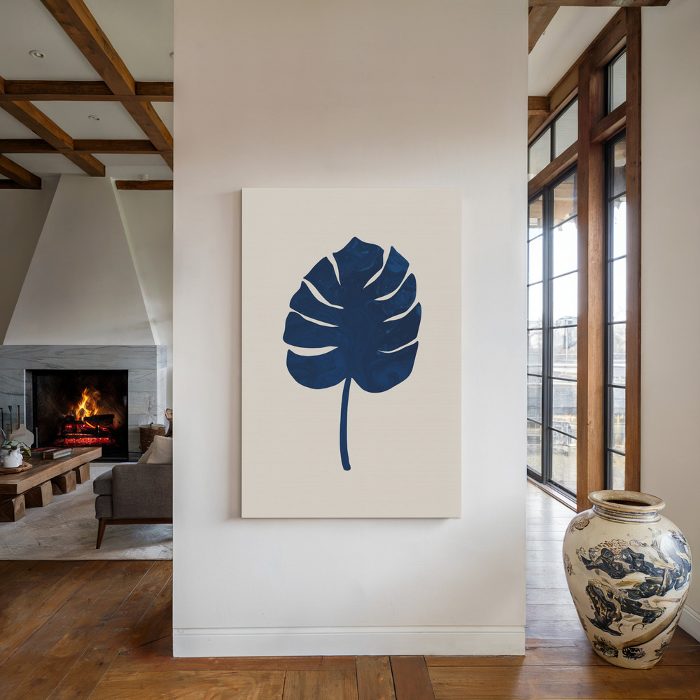 Lienzo - Monstera Marble Blue junto a la chimenea