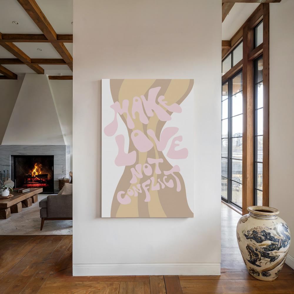 Lienzo - Make Love not Conflict junto a la chimenea