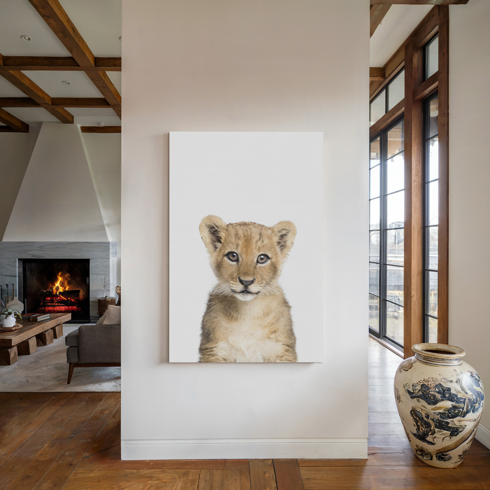 Obraz na płótnie - Baby Lion przy kominku